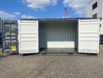 Alt-Text: 20 Fuß High Cube Container mit offener Seite in Anthrazitgrau – Schrägansicht
