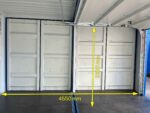 Linke Seitenansicht der Doppelgarage aus zwei 20-Fuß-Containern